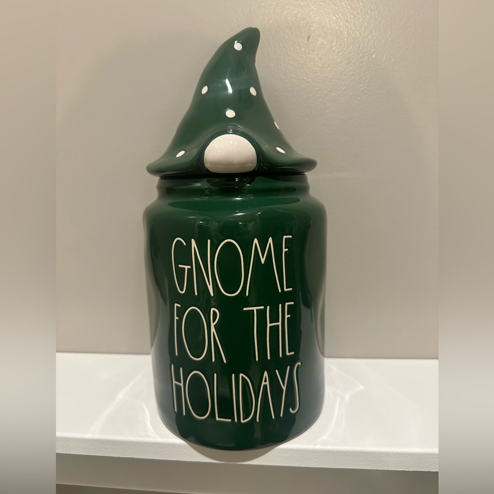 Rae Dunn GNOME FOR THE HOLIDAYS cookie jar
